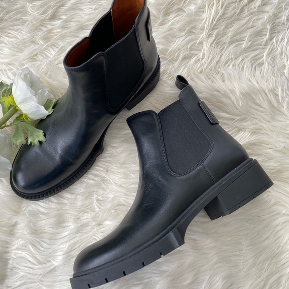 NWT COACH
Lyden Leather Chelsea Booties - Picture 2 of 11